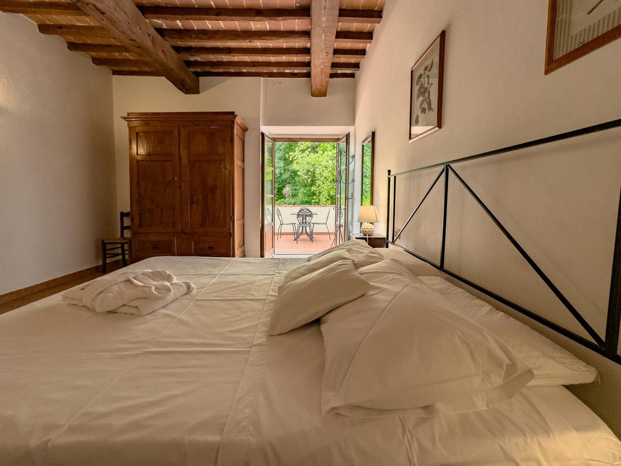 La Ferriera Exclusive Resort - Pool & Waterfall Лоро Чиуфена Екстериор снимка