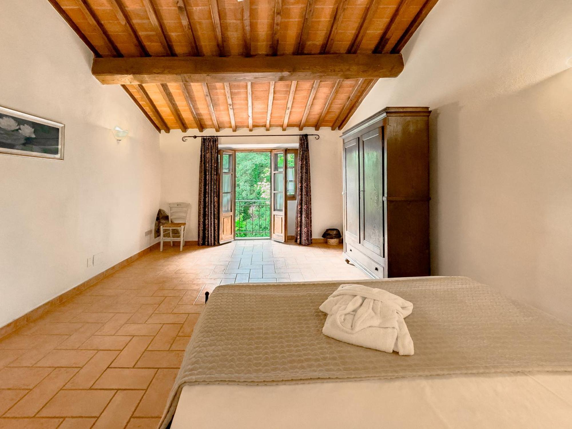 La Ferriera Exclusive Resort - Pool & Waterfall Лоро Чиуфена Екстериор снимка