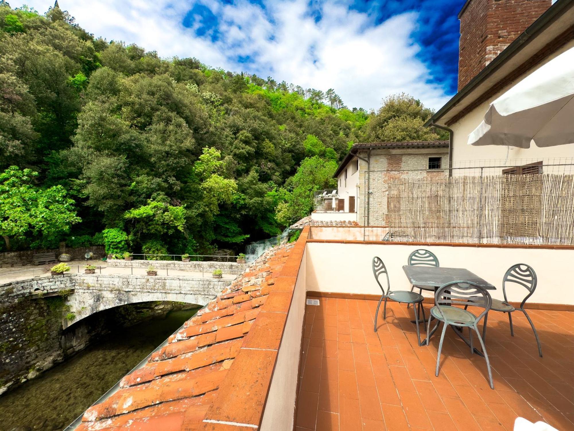 La Ferriera Exclusive Resort - Pool & Waterfall Лоро Чиуфена Екстериор снимка