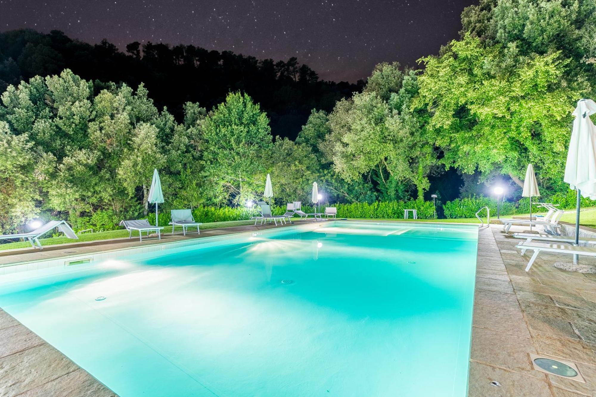 La Ferriera Exclusive Resort - Pool & Waterfall Лоро Чиуфена Екстериор снимка